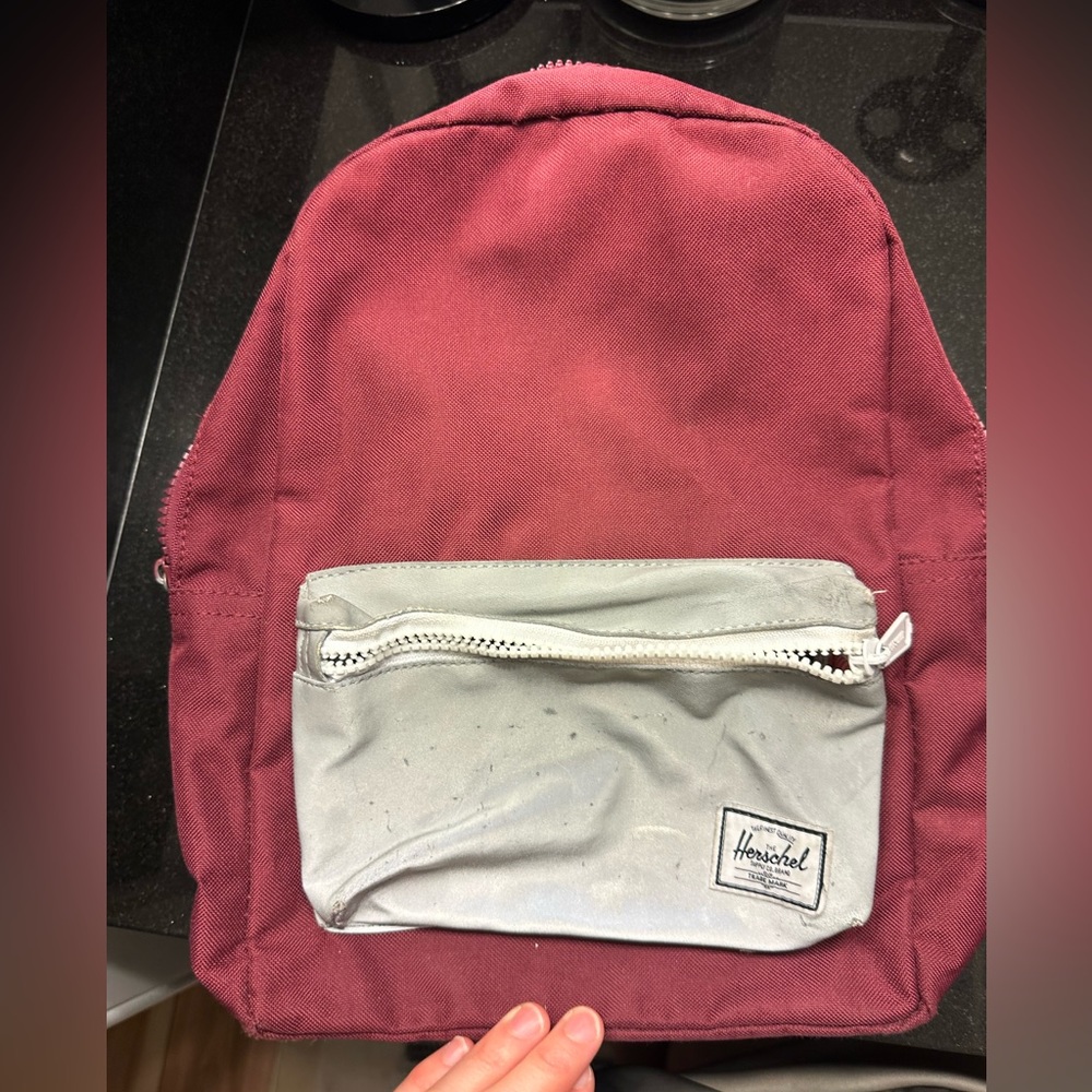 Herschel Mini-Backpack in red and silver